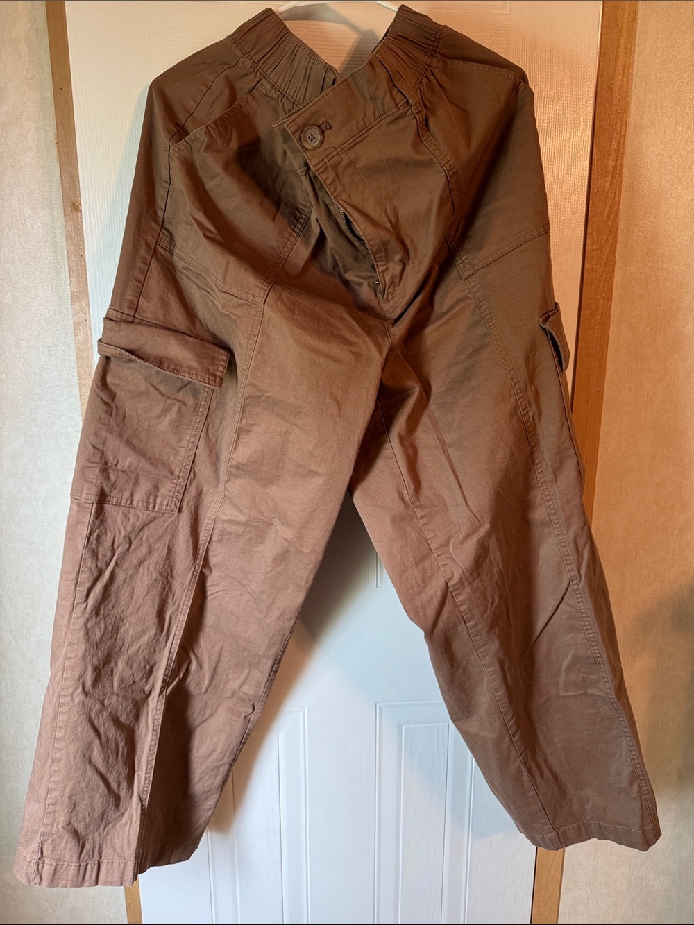 Women’s Cargo Pants in Brown - Classic Utility Style